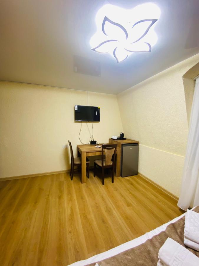Hotel Sunrise 쿠타이시 외부 사진