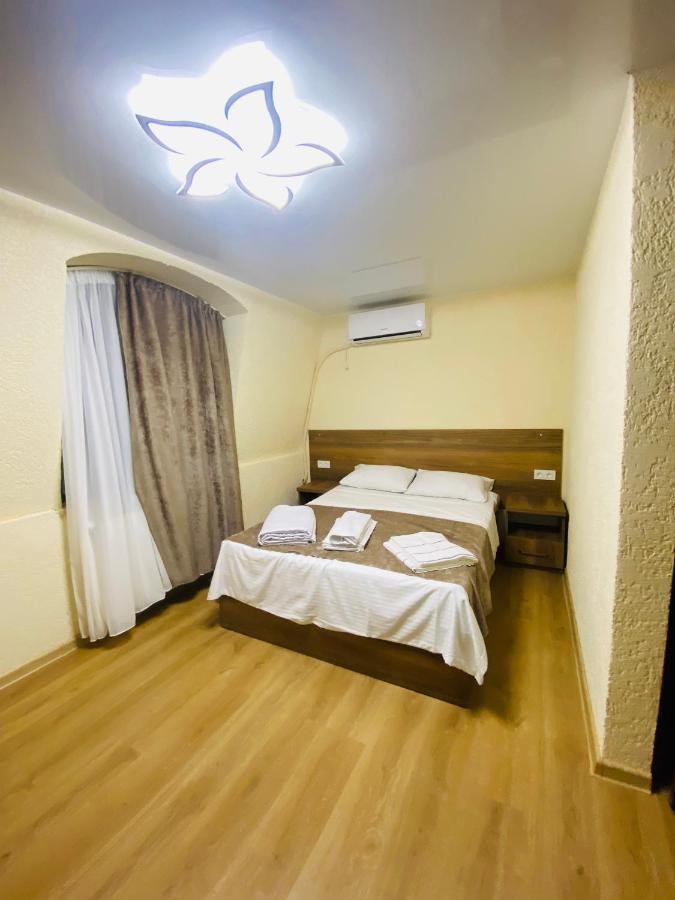 Hotel Sunrise 쿠타이시 외부 사진