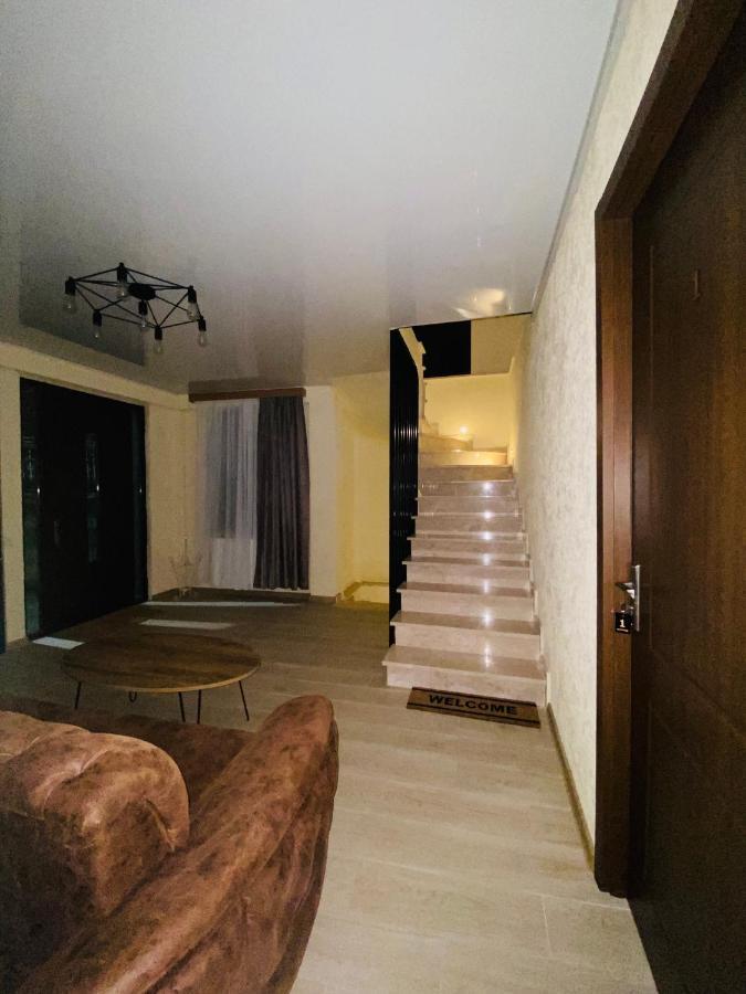 Hotel Sunrise 쿠타이시 외부 사진
